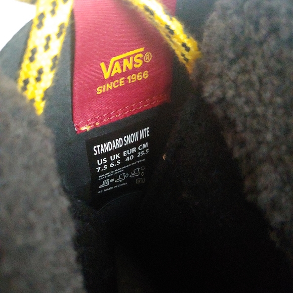 VANS NEW Standard Snow MTE Boots - Picture 11 of 12
